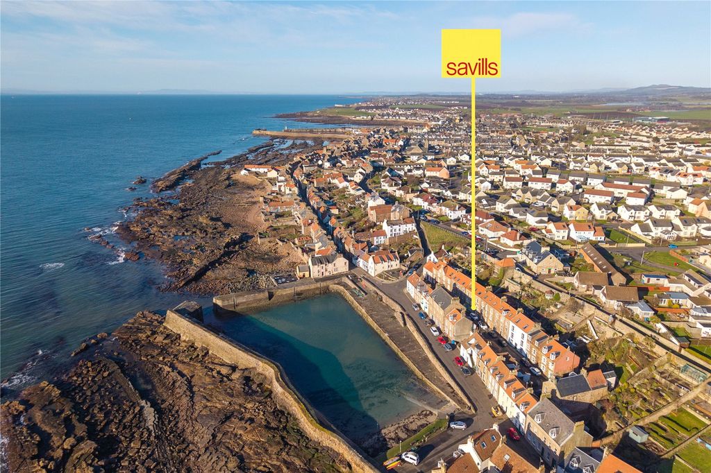 Property photo 1 of 13 6 Dove Street