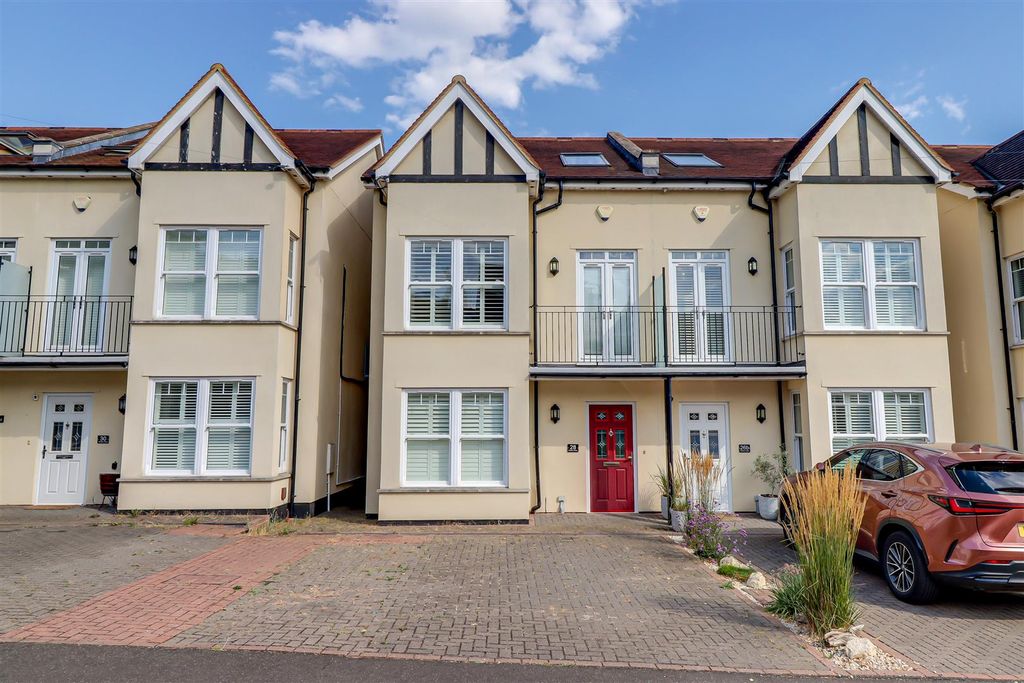 Property photo 1 of 33