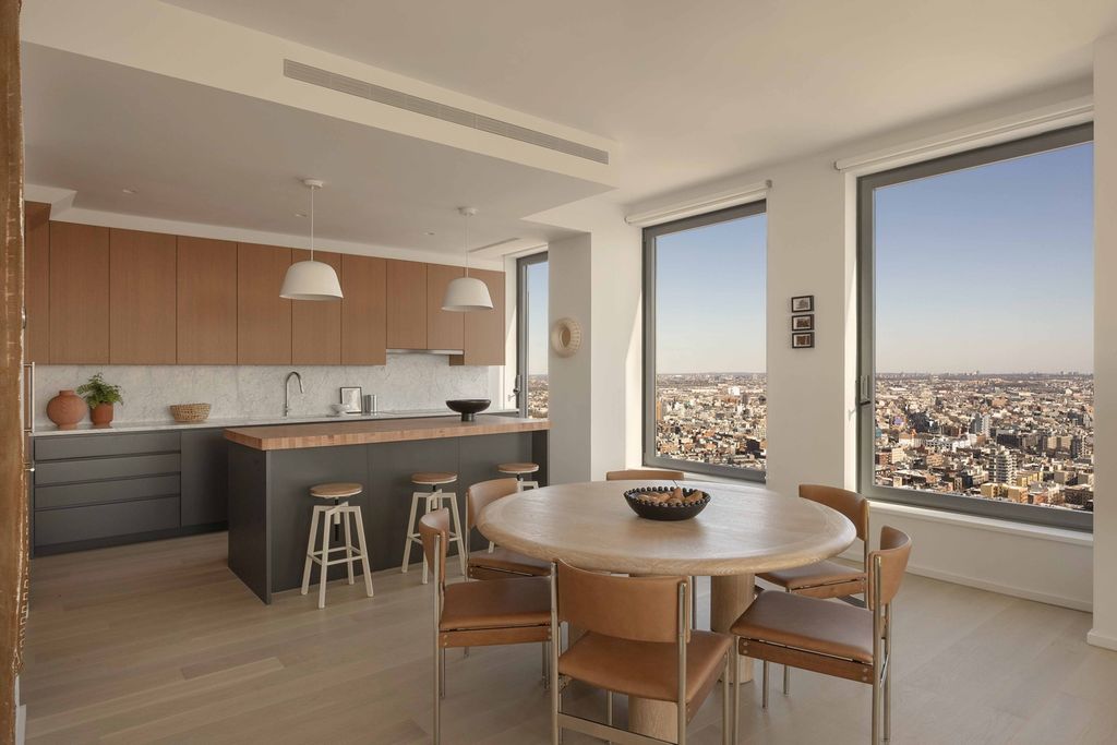 Property photo 3 of 31