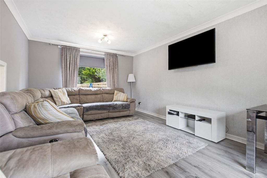 Property photo 2 of 13 Lounge