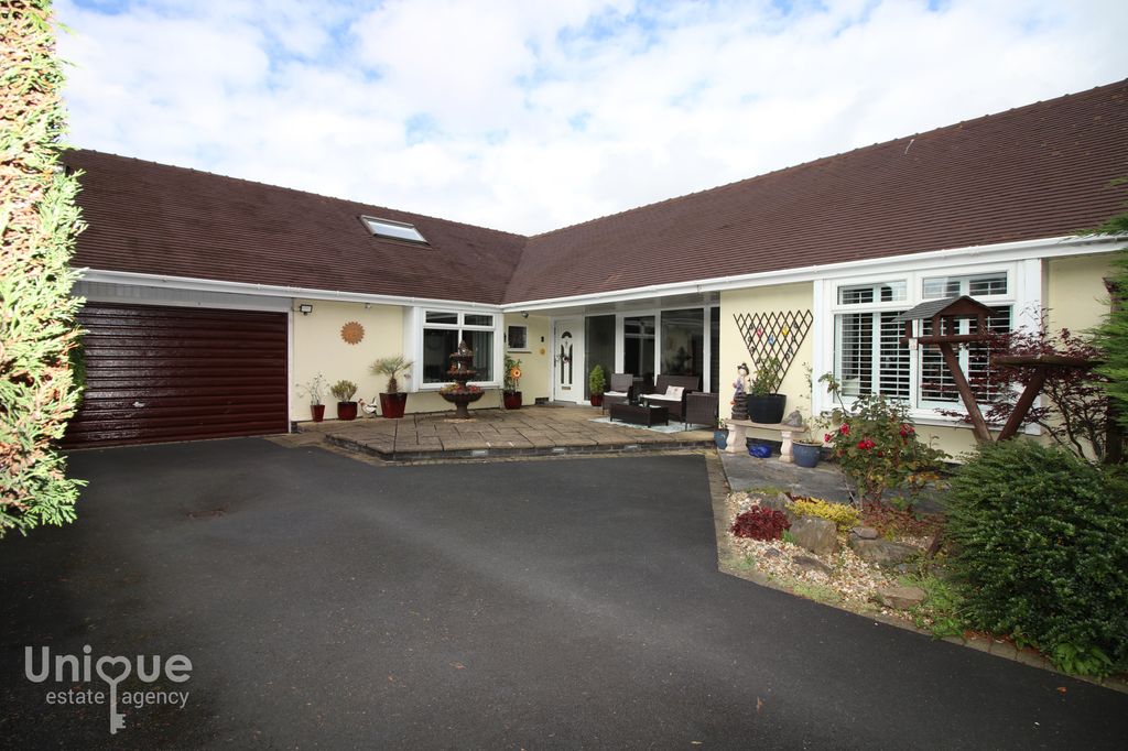 Property photo 2 of 37