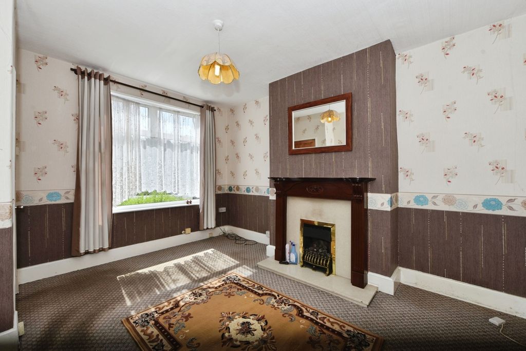 Property photo 3 of 13 Pbox-Img.Jpg
