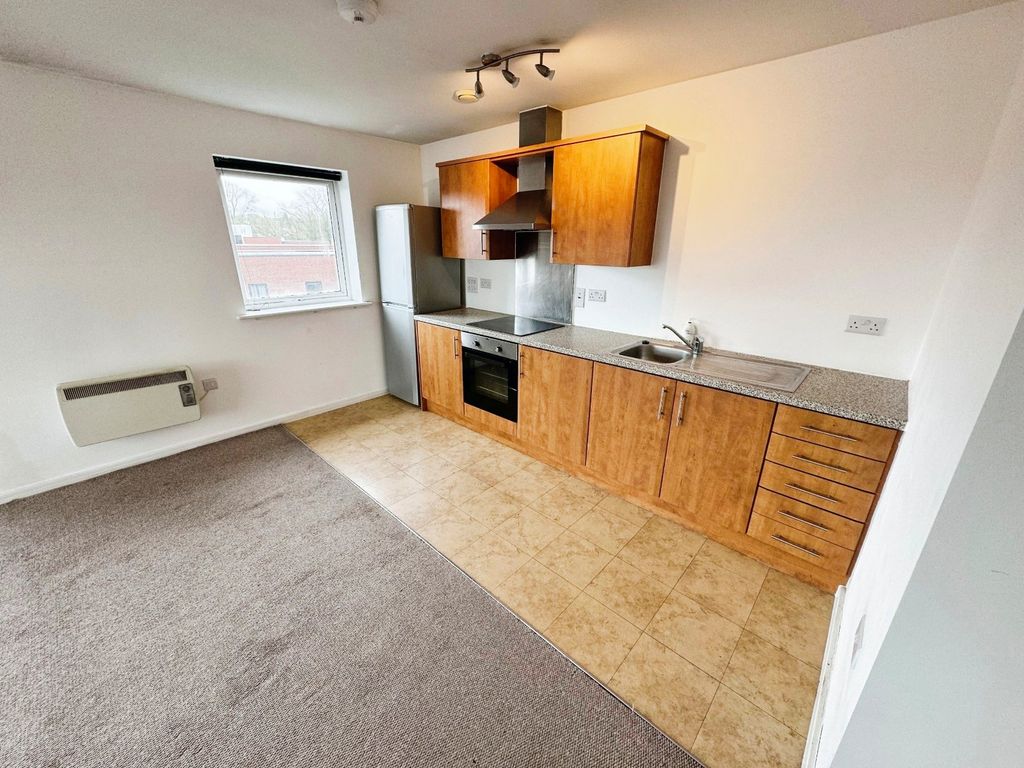 Property photo 3 of 6 Kitchen