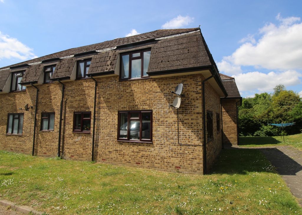 Property photo 1 of 7 3 Spencers