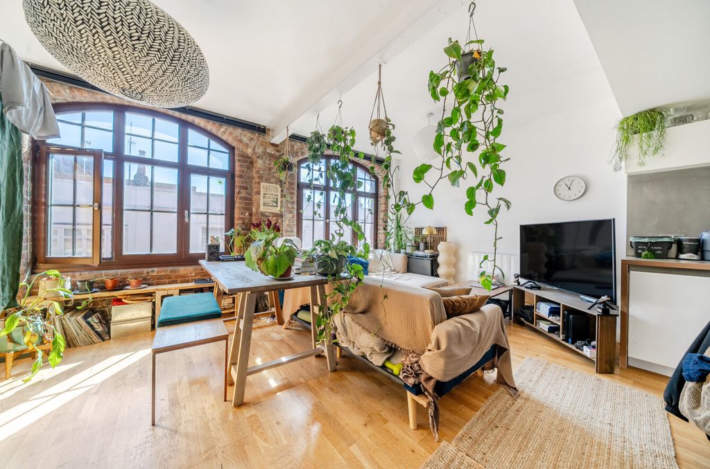 Property photo 2 of 15 1436951-10-69d4E0...