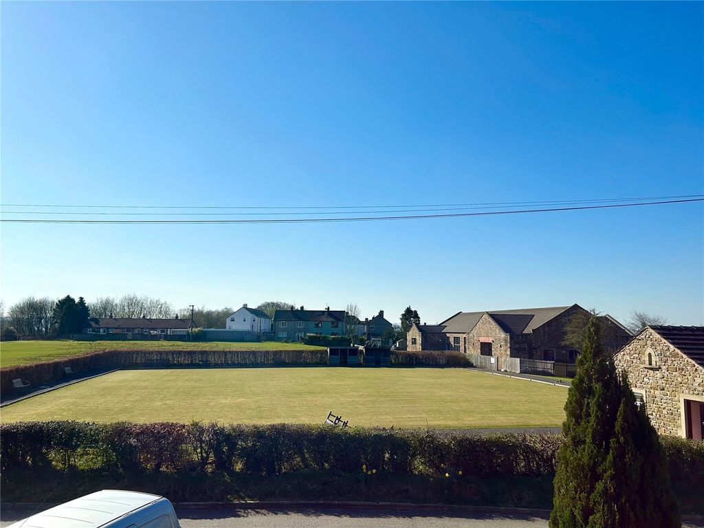 Property photo 2 of 14 Front Aspect