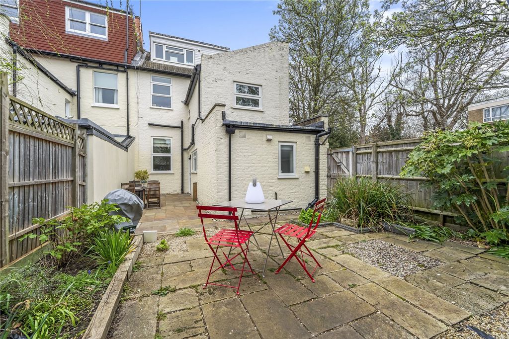 Property photo 2 of 10 Picture No. 30