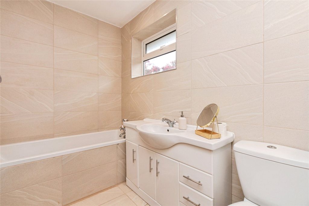 Property photo 2 of 34 Picture No. 53