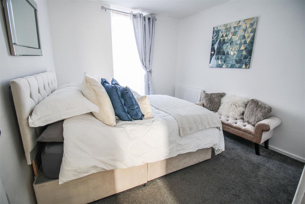 Property photo 2 of 8 Img_5107.Jpg