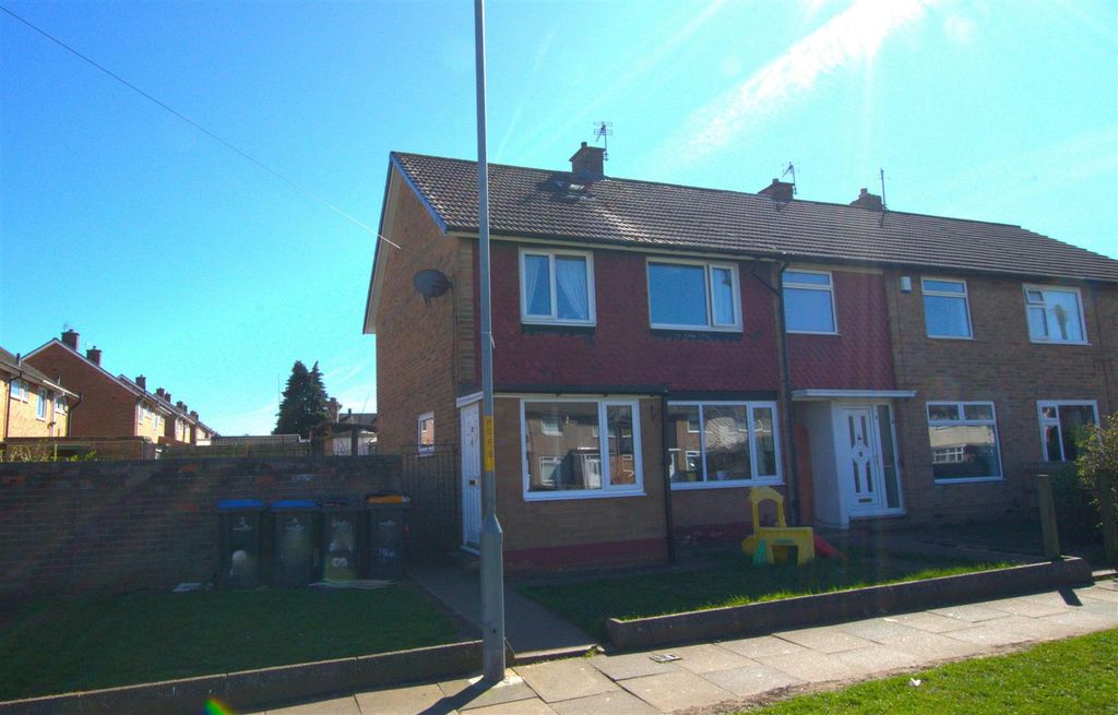 Property photo 1 of 9 2 Darnall