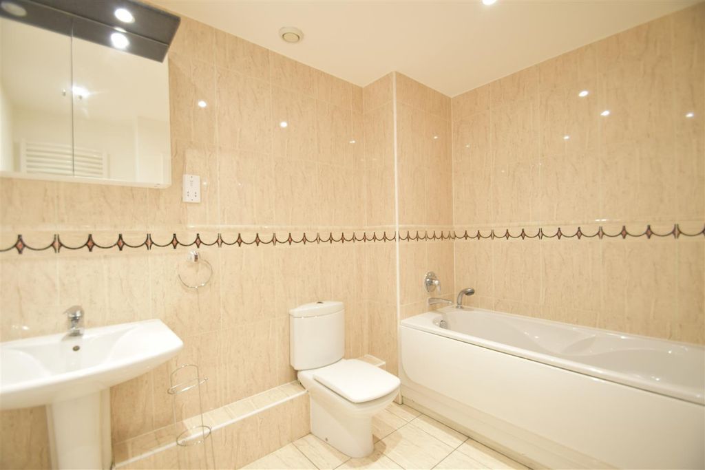 Additional image 5 of 2 bed flat for saleEastcote Road, Pinner HA5