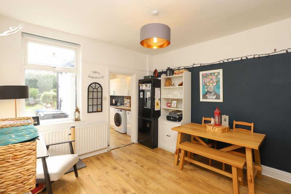 Property photo 3 of 18