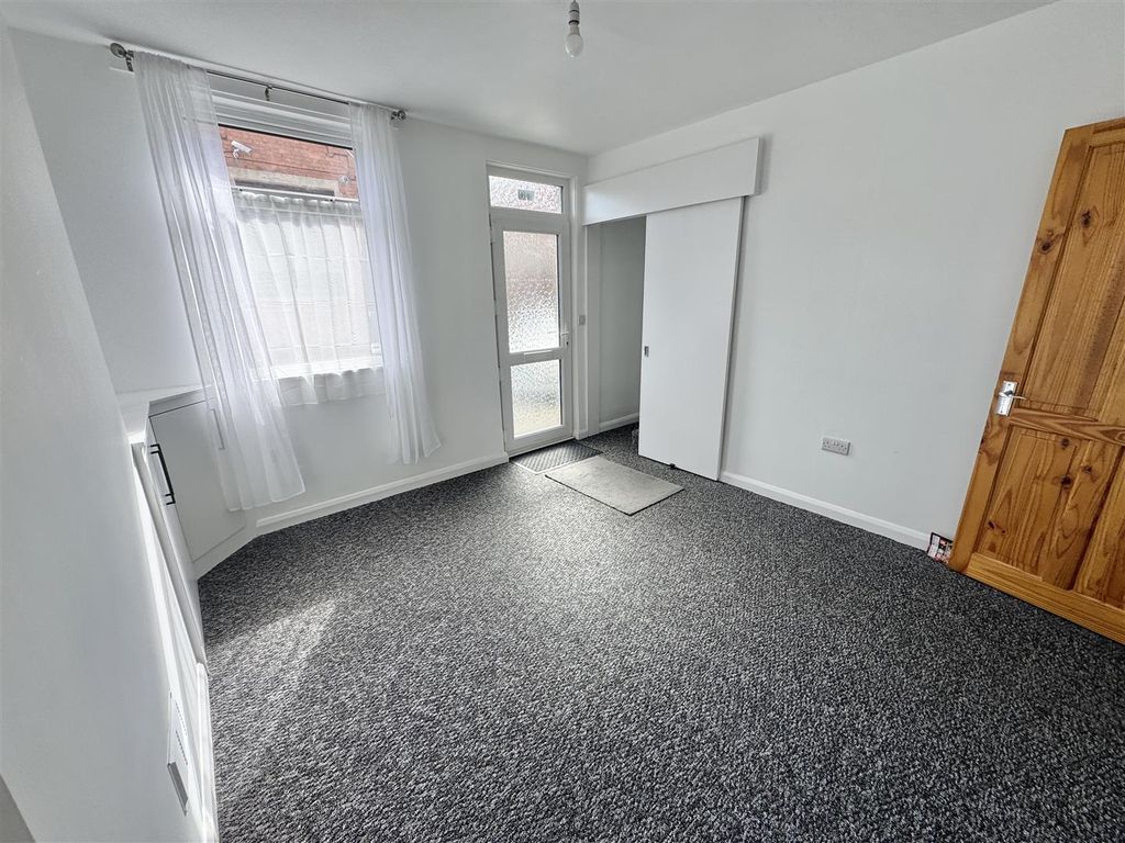 Property photo 3 of 11 Img_2477.Jpg