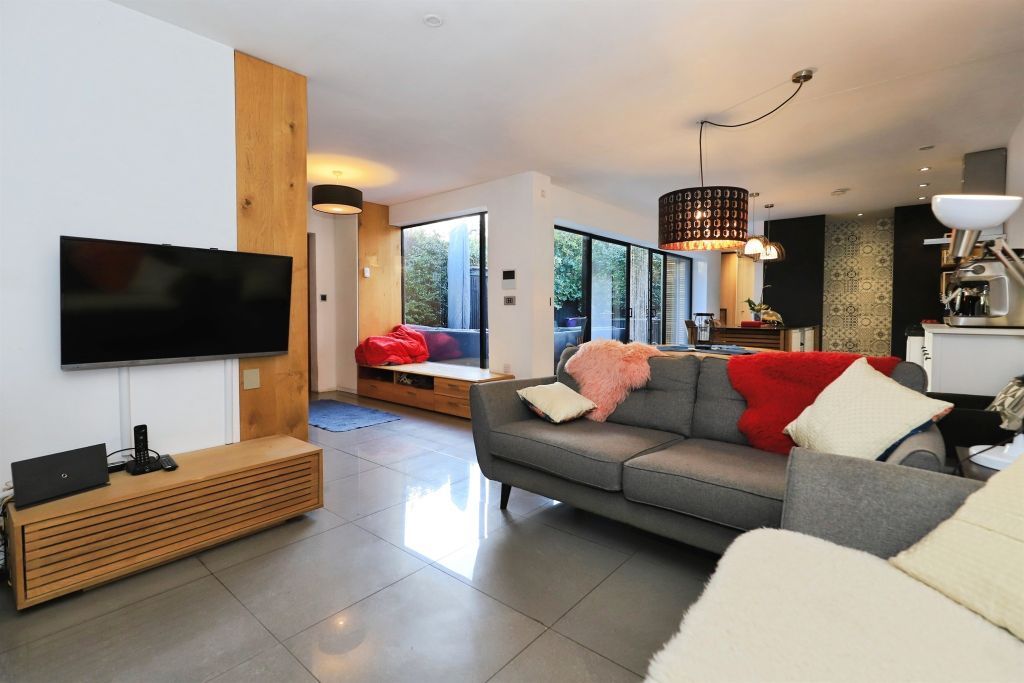 Property photo 3 of 22