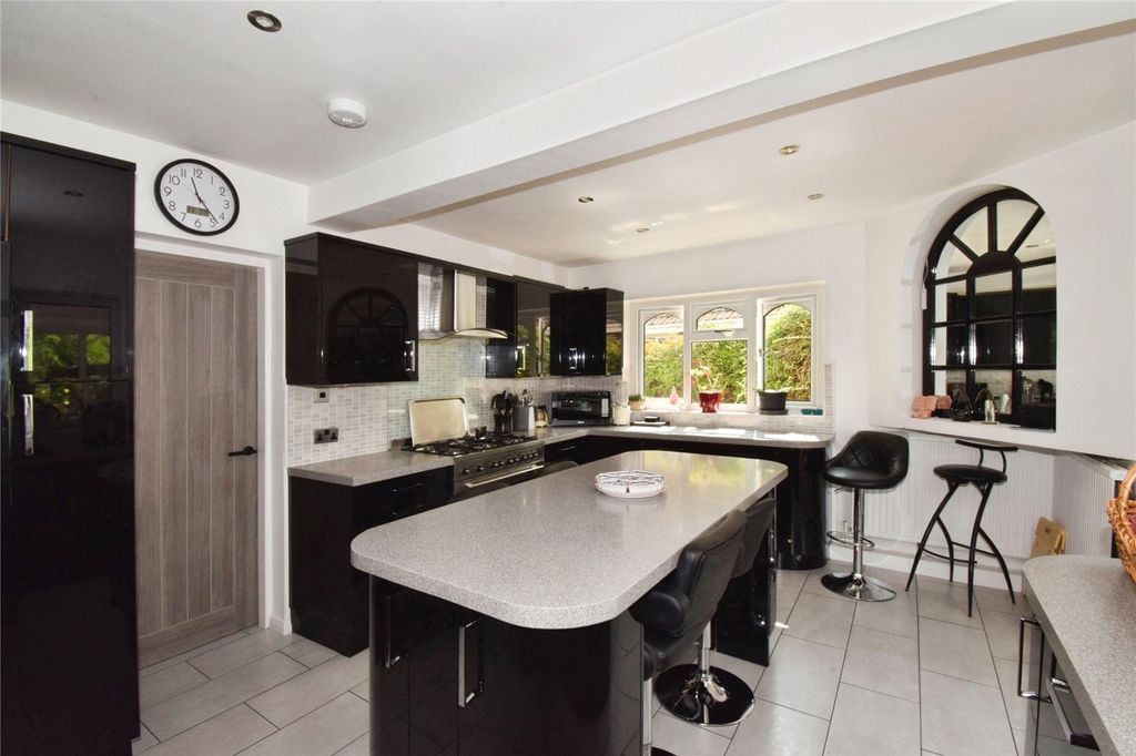 Property photo 3 of 29 Kitchen