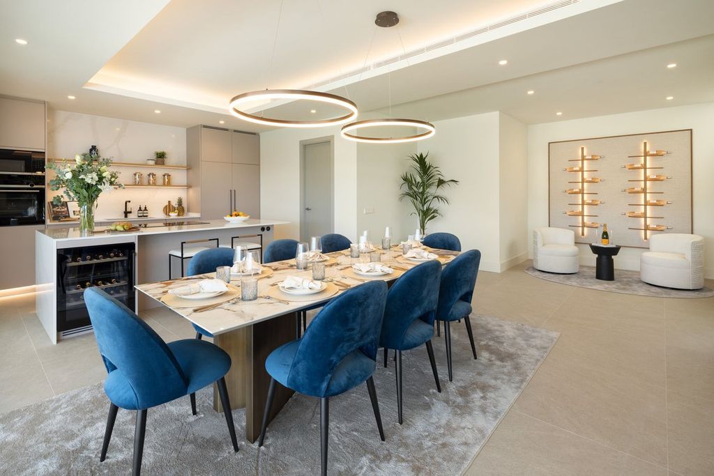 Property photo 3 of 35