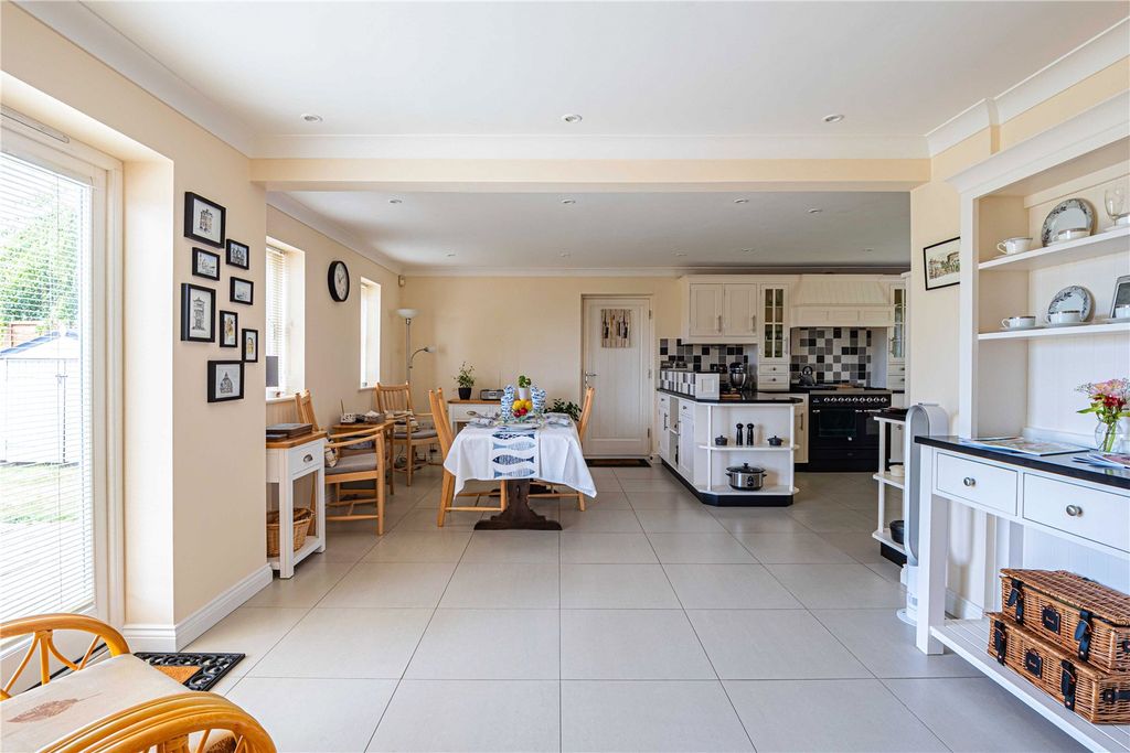 Property photo 3 of 24 Picture No. 21