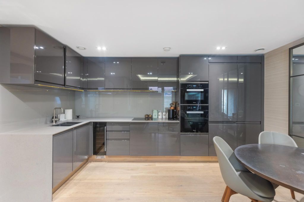 Property photo 3 of 14 Image