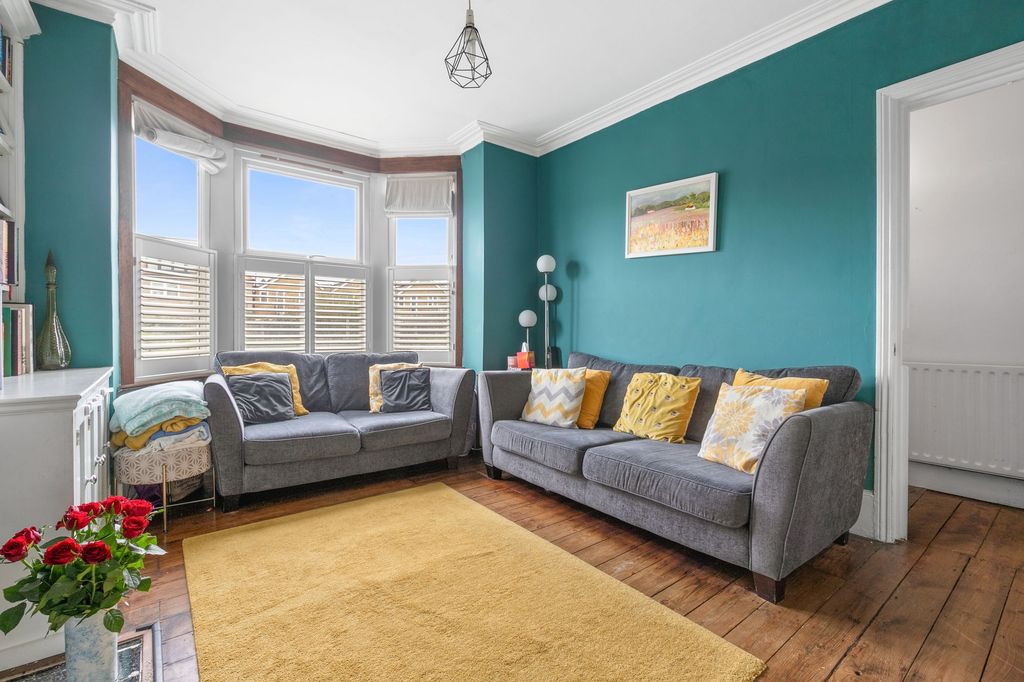 Property photo 2 of 9