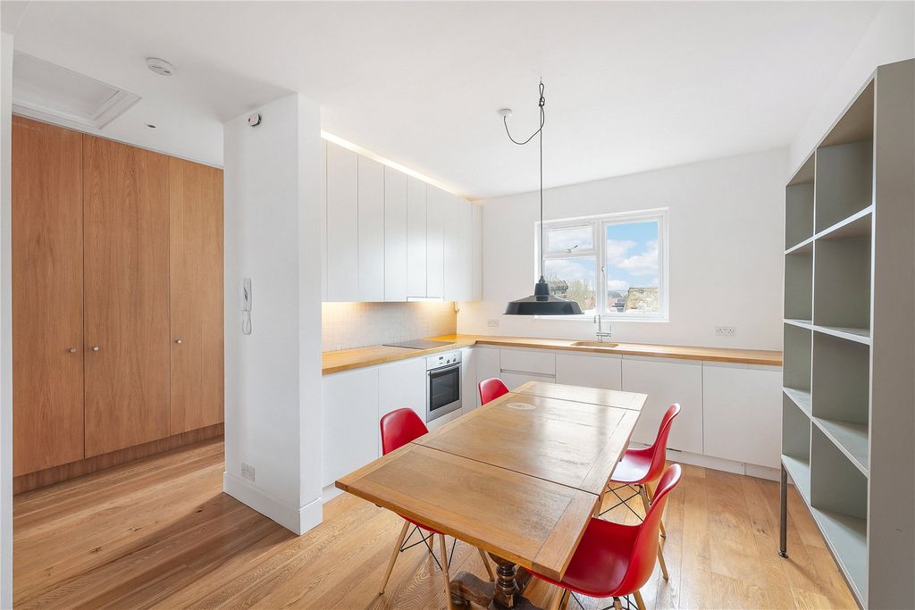 Property photo 1 of 9 Kitchen