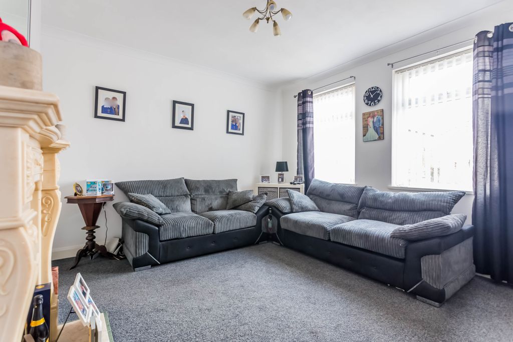 Property photo 3 of 17
