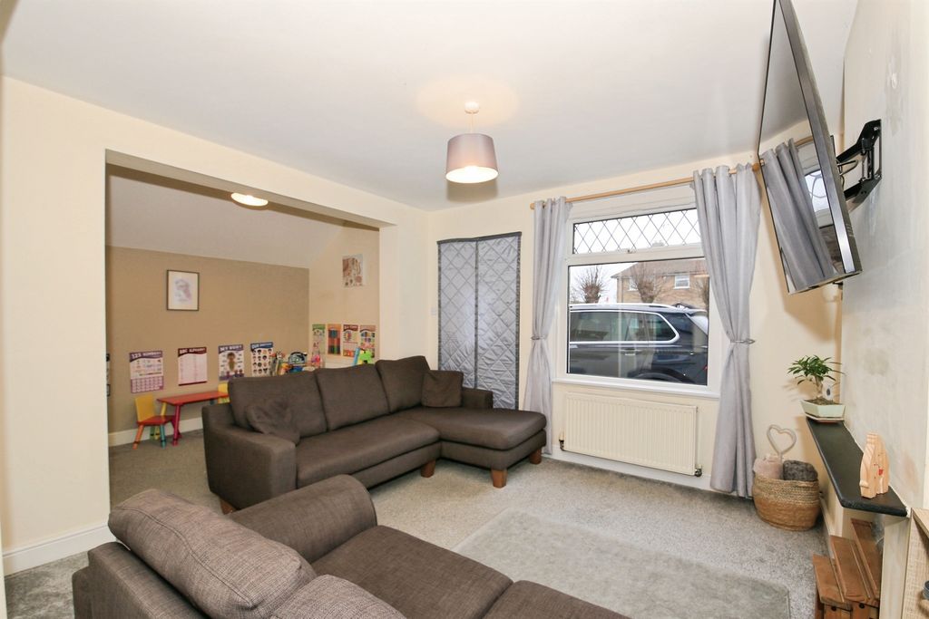 Property photo 2 of 20