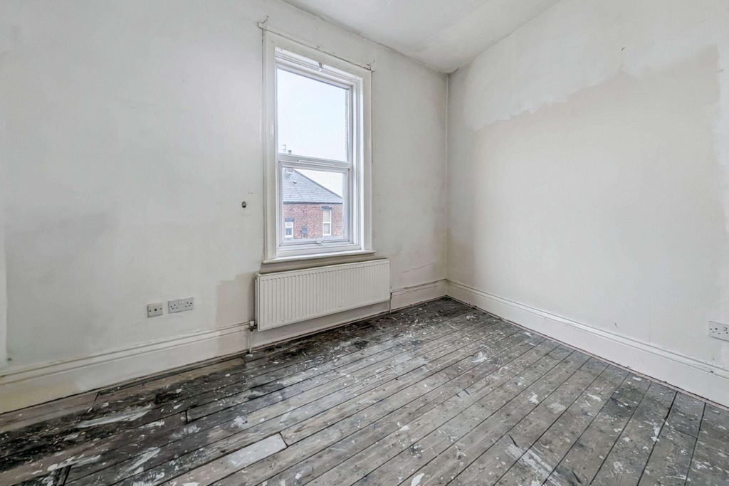 Property photo 3 of 19 15 Marlborough Street North, South Shields, Tyne &amp; Wear, Ne33 4Da