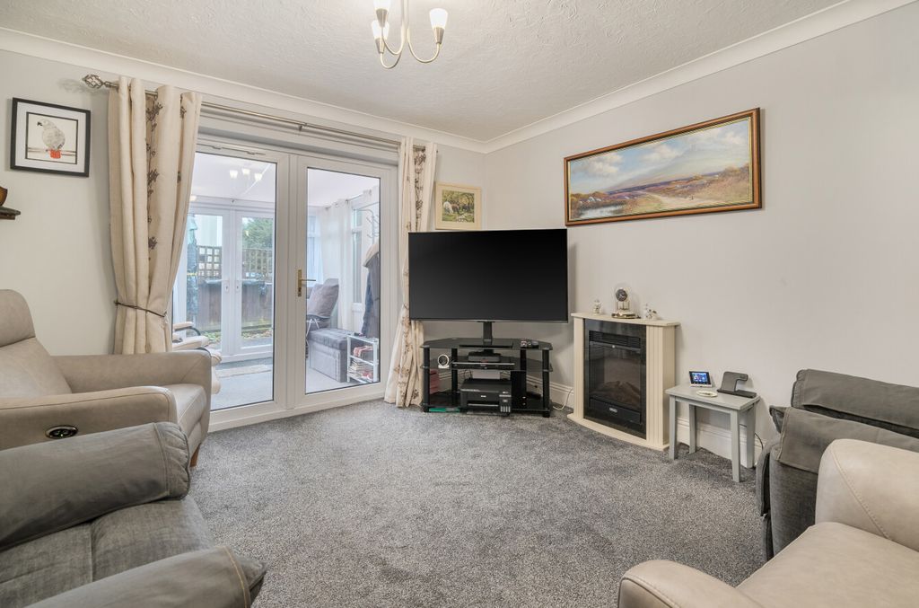 Property photo 2 of 18 1419487-10-699Ca4...