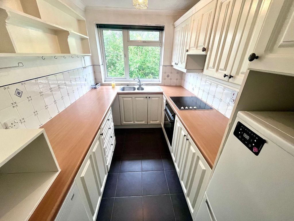 Property photo 3 of 7 Kitchen.Jpg