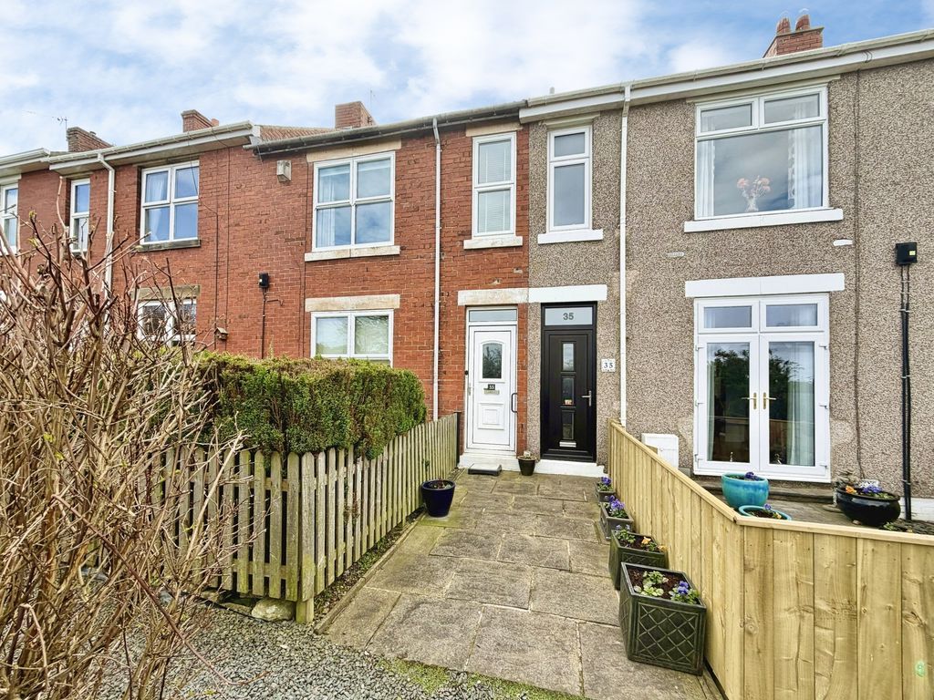 Property photo 1 of 7 Photo 7