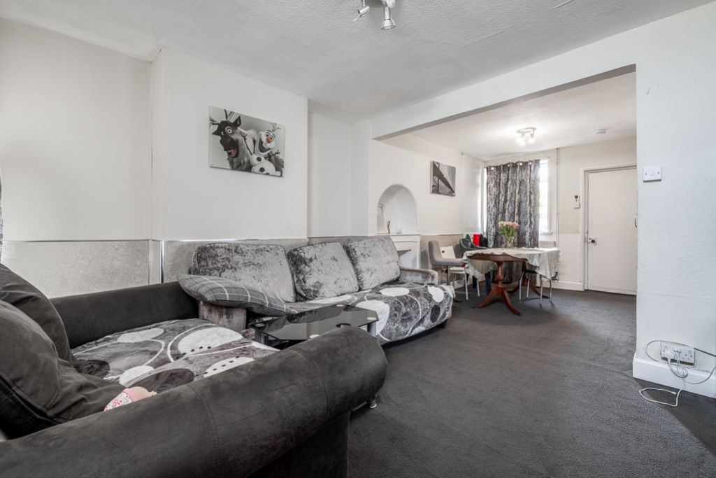 Property photo 3 of 12 39 Fydell Street (Boston)-5