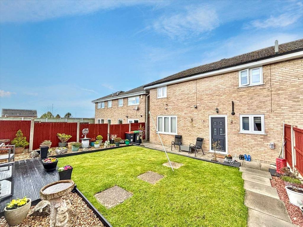 Property photo 2 of 20