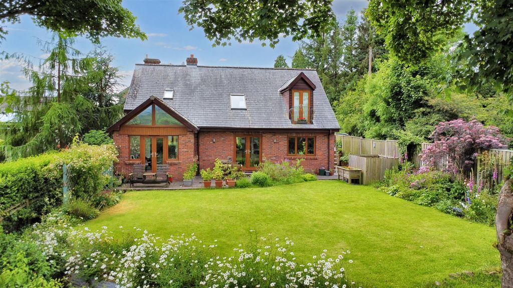 Property photo 1 of 24 Pennine House