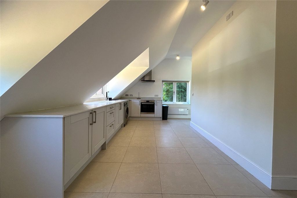 Property photo 2 of 9 Picture No. 28