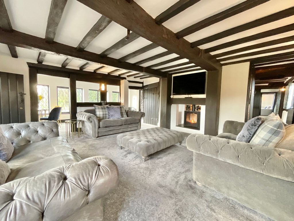 Property photo 2 of 40