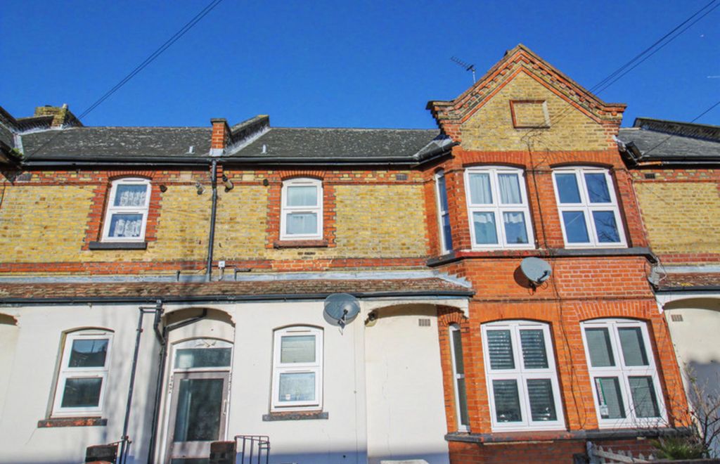 Property photo 1 of 8