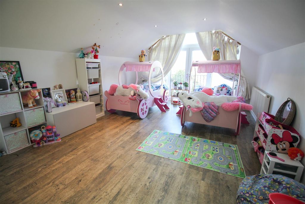 Additional image 15 of 4 bed detached bungalow for saleKingsdon Lane, Harlow CM17
