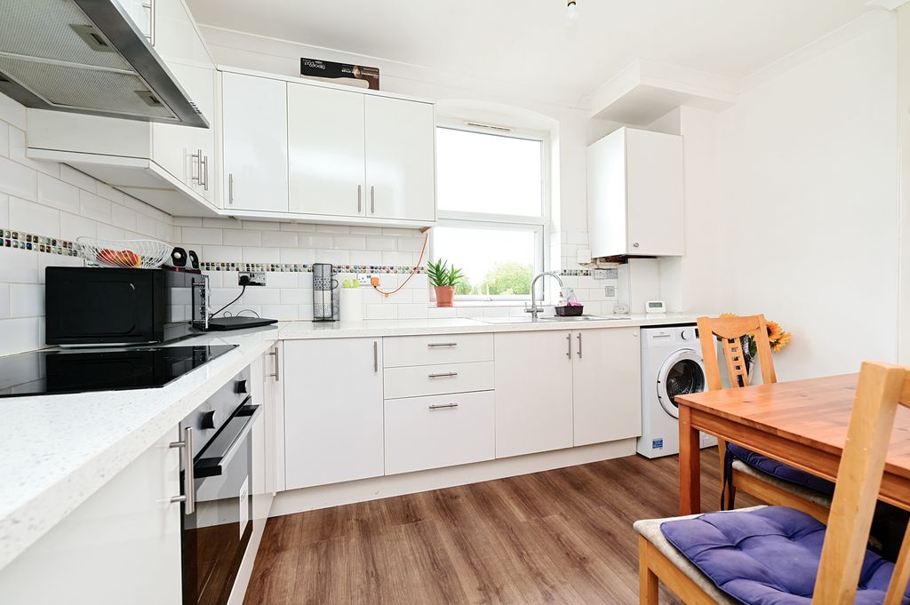 Property photo 1 of 5 Photo 2