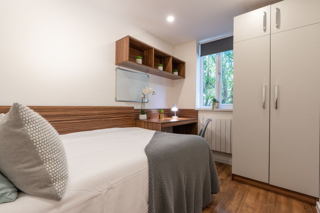 Property photo 2 of 15 Jesmond View Block B Flat 6 Bedroom 1