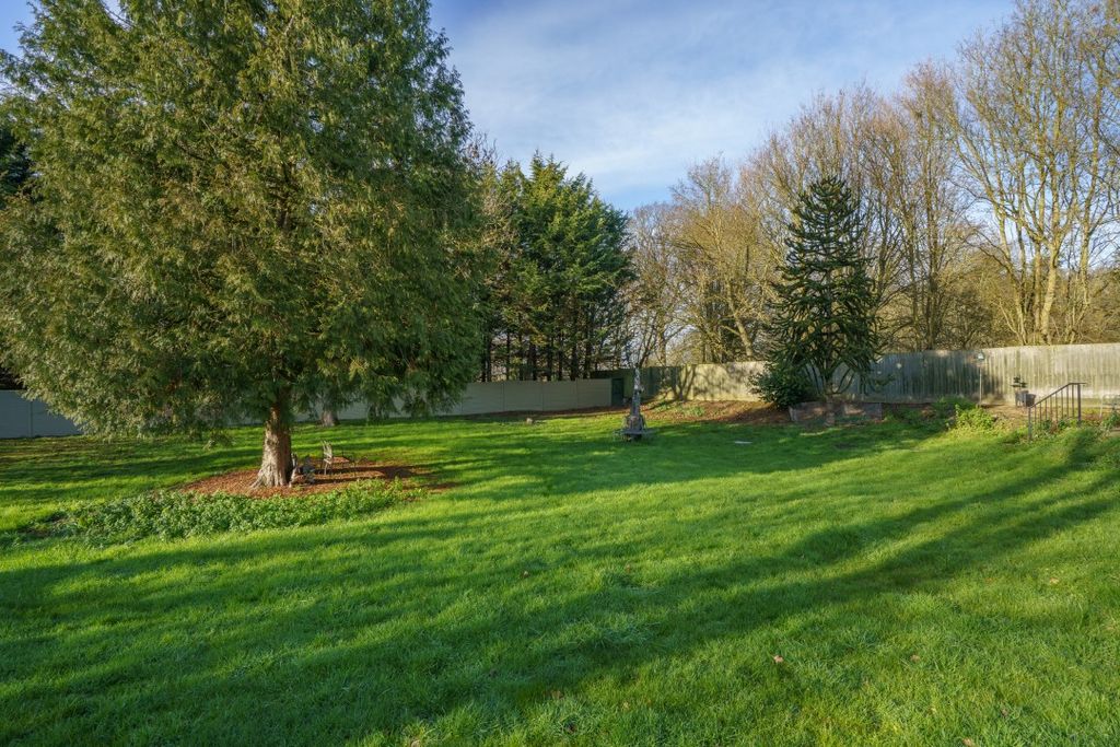 Property photo 2 of 30