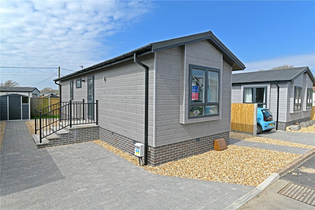 Property photo 1 of 16 Picture No. 18