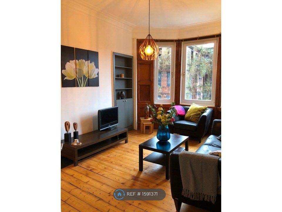 Property photo 2 of 14 Living Room