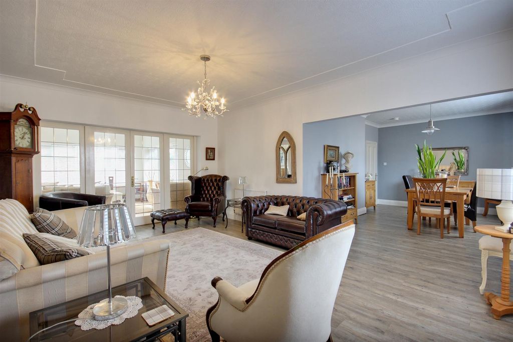 Property photo 2 of 22 Southfields (10).Jpg