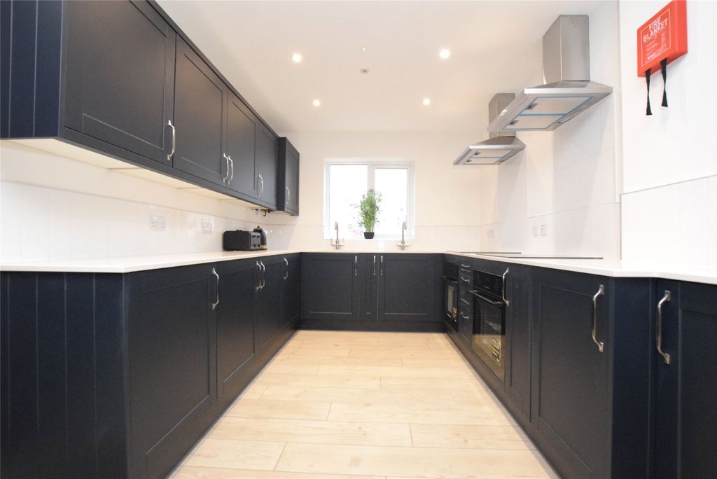 Property photo 2 of 17 Communal Kitchen