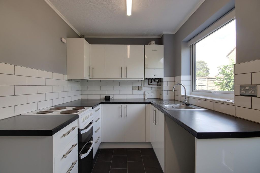 Property photo 2 of 9 Kitchen