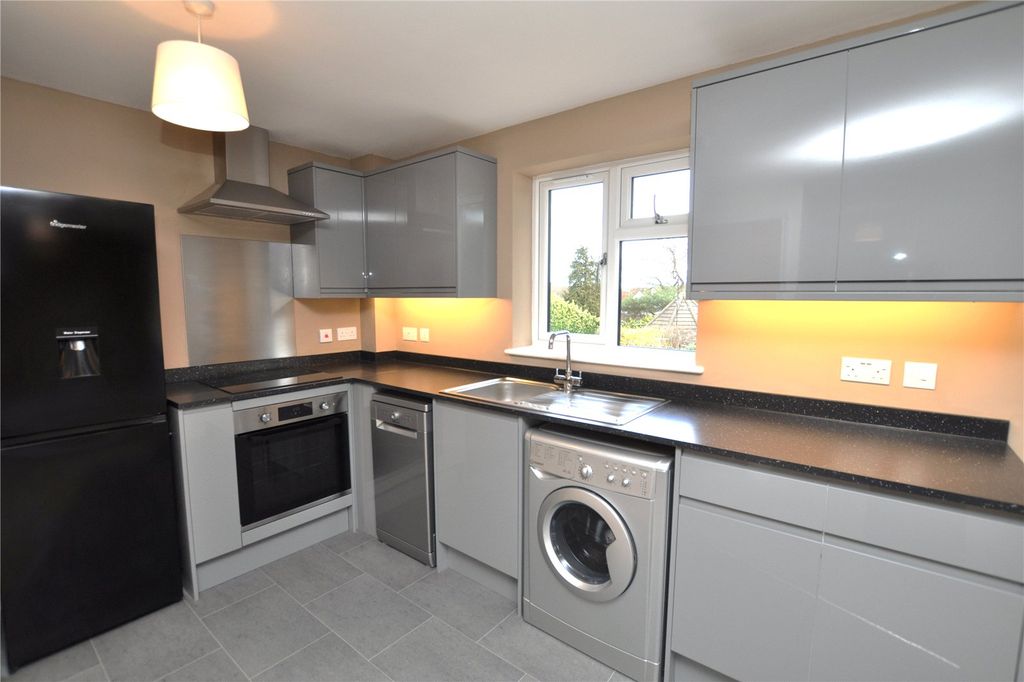 Property photo 2 of 8 Picture No. 01