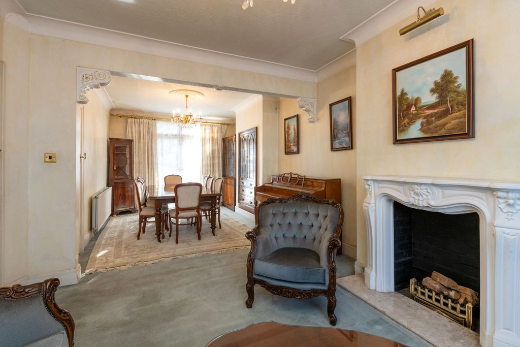 Property photo 2 of 25 Photo #2