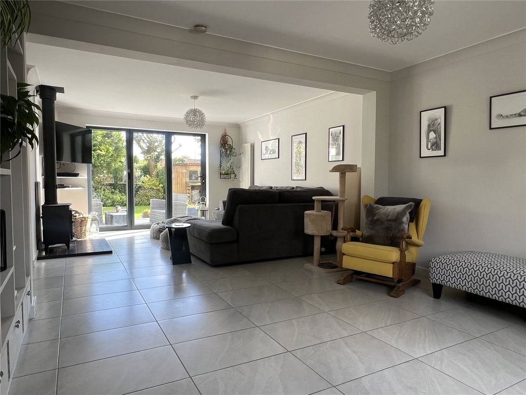 Property photo 3 of 19 Sitting Room