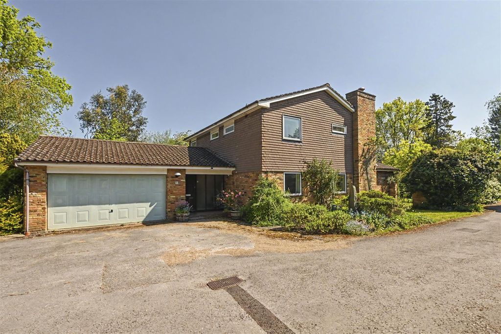 Property photo 1 of 12 1-The-Spinney-20.Jpg