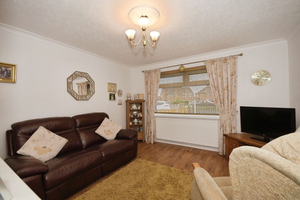 Property photo 2 of 15 Lounge